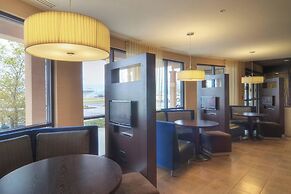 Courtyard by Marriott Medford Airport