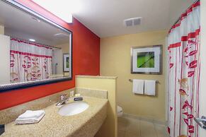 Courtyard by Marriott Medford Airport