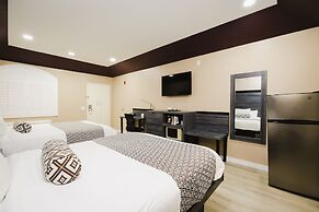 Sapphire Inn & Suites