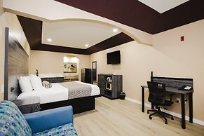 Sapphire Inn & Suites