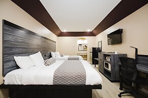 Sapphire Inn & Suites