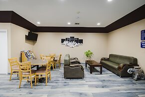 Sapphire Inn & Suites