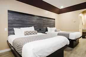 Sapphire Inn & Suites