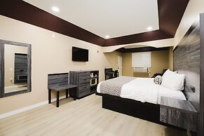 Sapphire Inn & Suites