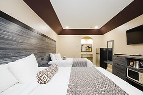 Sapphire Inn & Suites