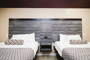 Sapphire Inn & Suites