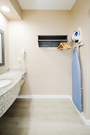 Sapphire Inn & Suites