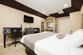 Sapphire Inn & Suites