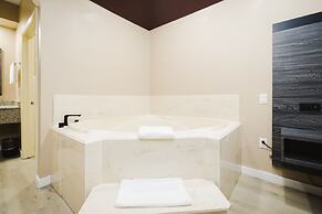 Sapphire Inn & Suites