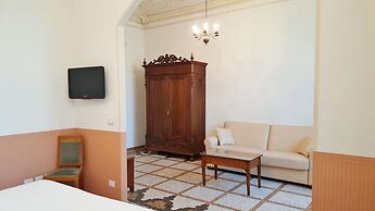 Hotel Roma E Rocca Cavour