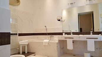 Hotel Roma E Rocca Cavour