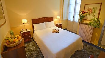 Hotel Roma E Rocca Cavour