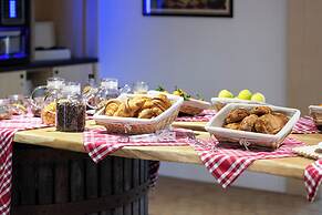 greet Hotel Chatellerault