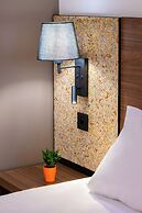 greet Hotel Chatellerault
