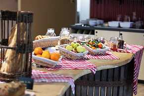 greet Hotel Chatellerault