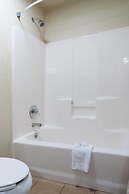 Pinedale Hotel & Suites