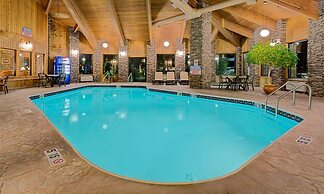 Pinedale Hotel & Suites