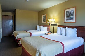 Pinedale Hotel & Suites
