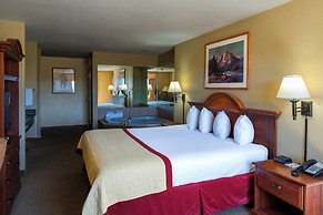 Pinedale Hotel & Suites