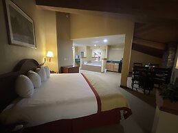 Pinedale Hotel & Suites