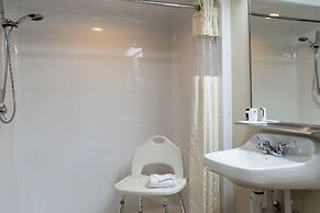 Pinedale Hotel & Suites