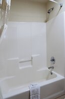 Pinedale Hotel & Suites