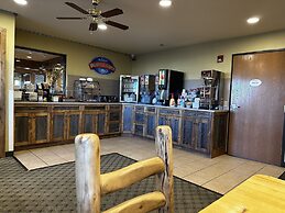 Pinedale Hotel & Suites