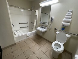 Pinedale Hotel & Suites