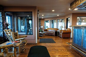 Pinedale Hotel & Suites