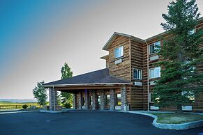 Pinedale Hotel & Suites