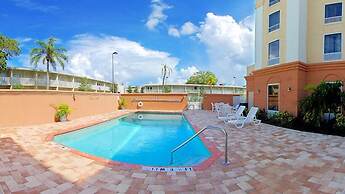 Holiday Inn Express Hotel & Suites Clearwater/Us 19 N, an IHG Hotel