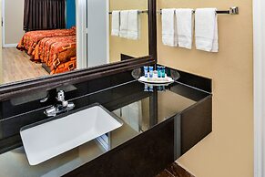 Scottish Inn & Suites Highway 6 South