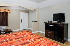 Scottish Inn & Suites Highway 6 South