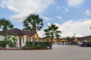 Scottish Inn & Suites Highway 6 South