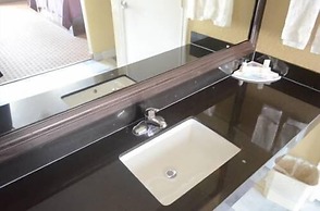 Scottish Inn & Suites Highway 6 South