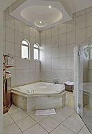 Casa Conde Hotel & Suites