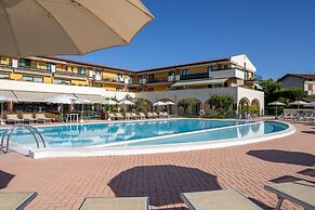 Le Terrazze Sul Lago Residence & Hotel