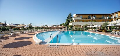 Le Terrazze Sul Lago Residence & Hotel