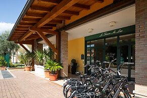 Le Terrazze Sul Lago Residence & Hotel