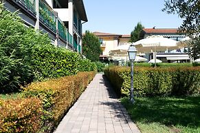 Le Terrazze Sul Lago Residence & Hotel