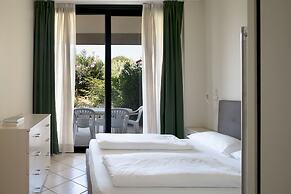 Le Terrazze Sul Lago Residence & Hotel
