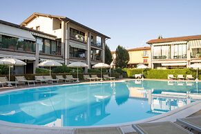 Le Terrazze Sul Lago Residence & Hotel