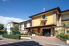 Le Terrazze Sul Lago Residence & Hotel
