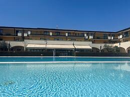 Le Terrazze Sul Lago Residence & Hotel
