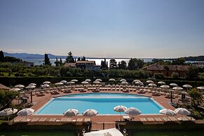 Le Terrazze Sul Lago Residence & Hotel