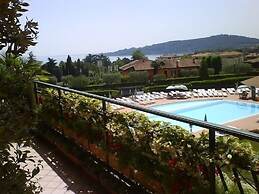 Le Terrazze Sul Lago Residence & Hotel