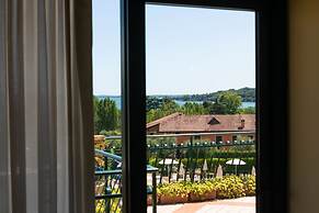 Le Terrazze Sul Lago Residence & Hotel