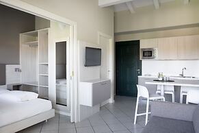 Le Terrazze Sul Lago Residence & Hotel