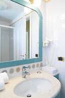 Le Terrazze Sul Lago Residence & Hotel
