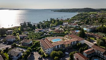 Le Terrazze Sul Lago Residence & Hotel